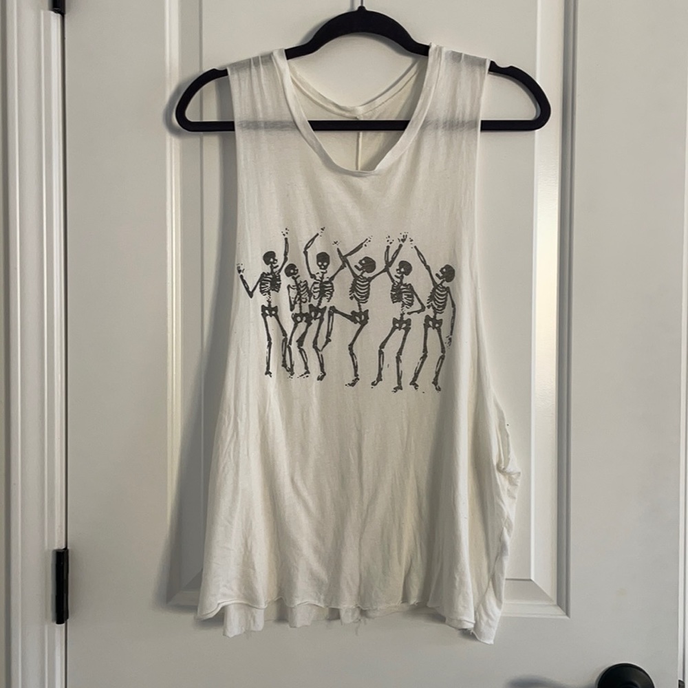 Oversized Skeleton Tank